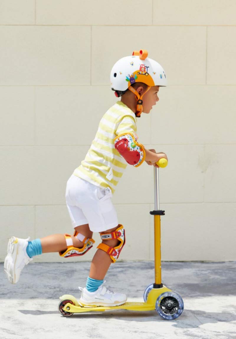 LED Scooter 3 Wheels Adjustable Handlebar Non-Slip J803