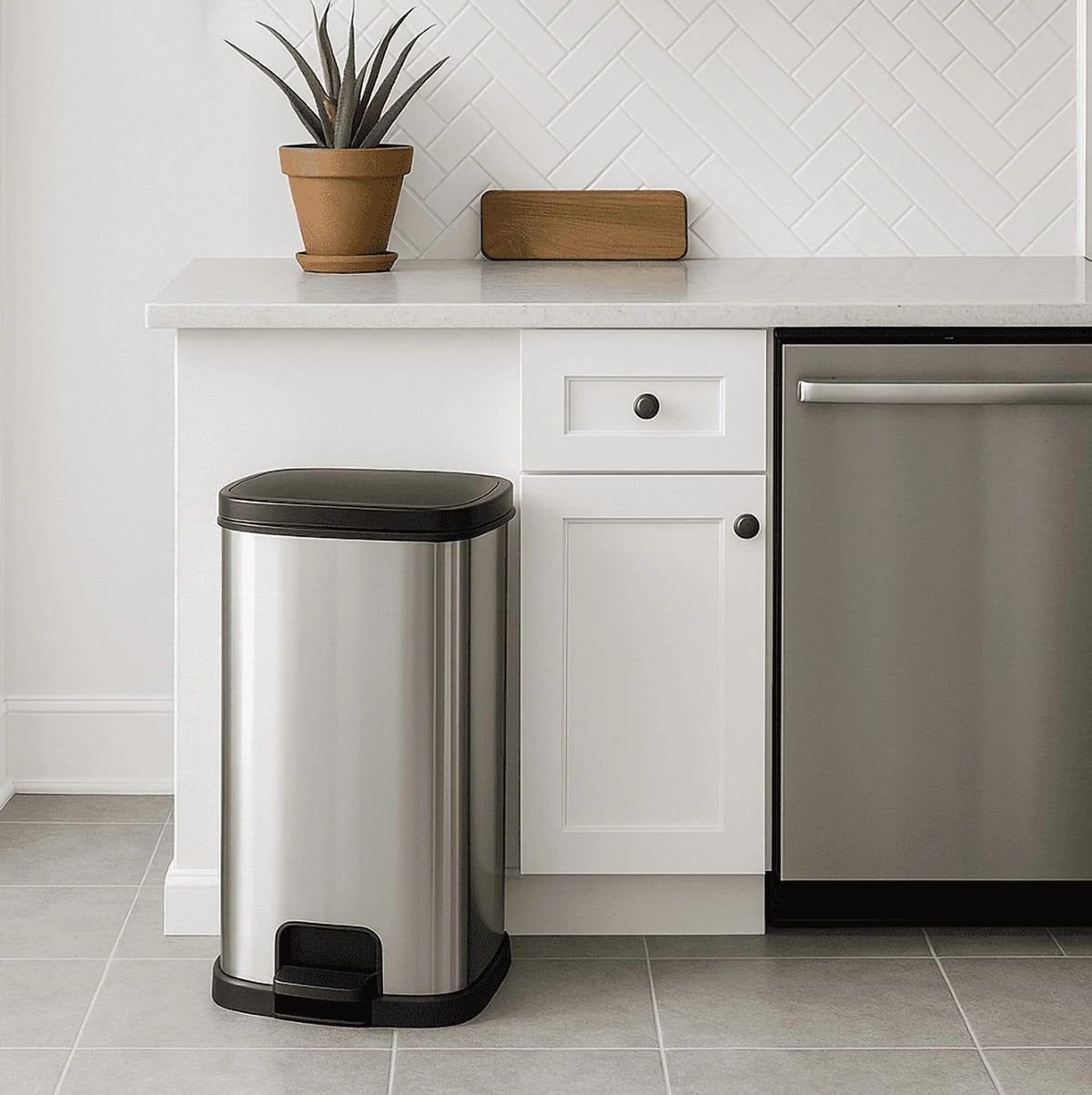 13 Gal Stainless Silver Step Trash Can M757