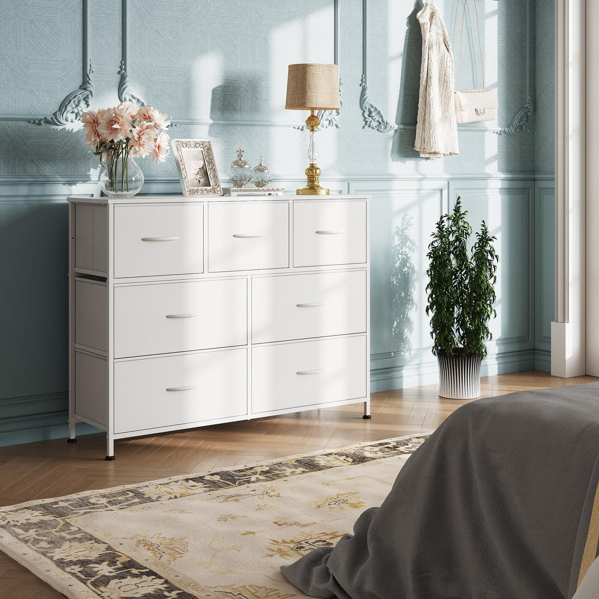 White 7 Drawer Dresser L993746